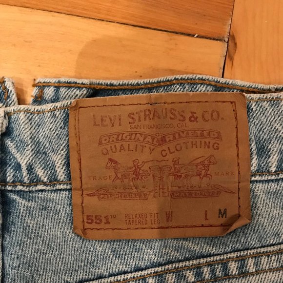 LEVIS Short High Waist Denim Shorts - Picture 2 of 2